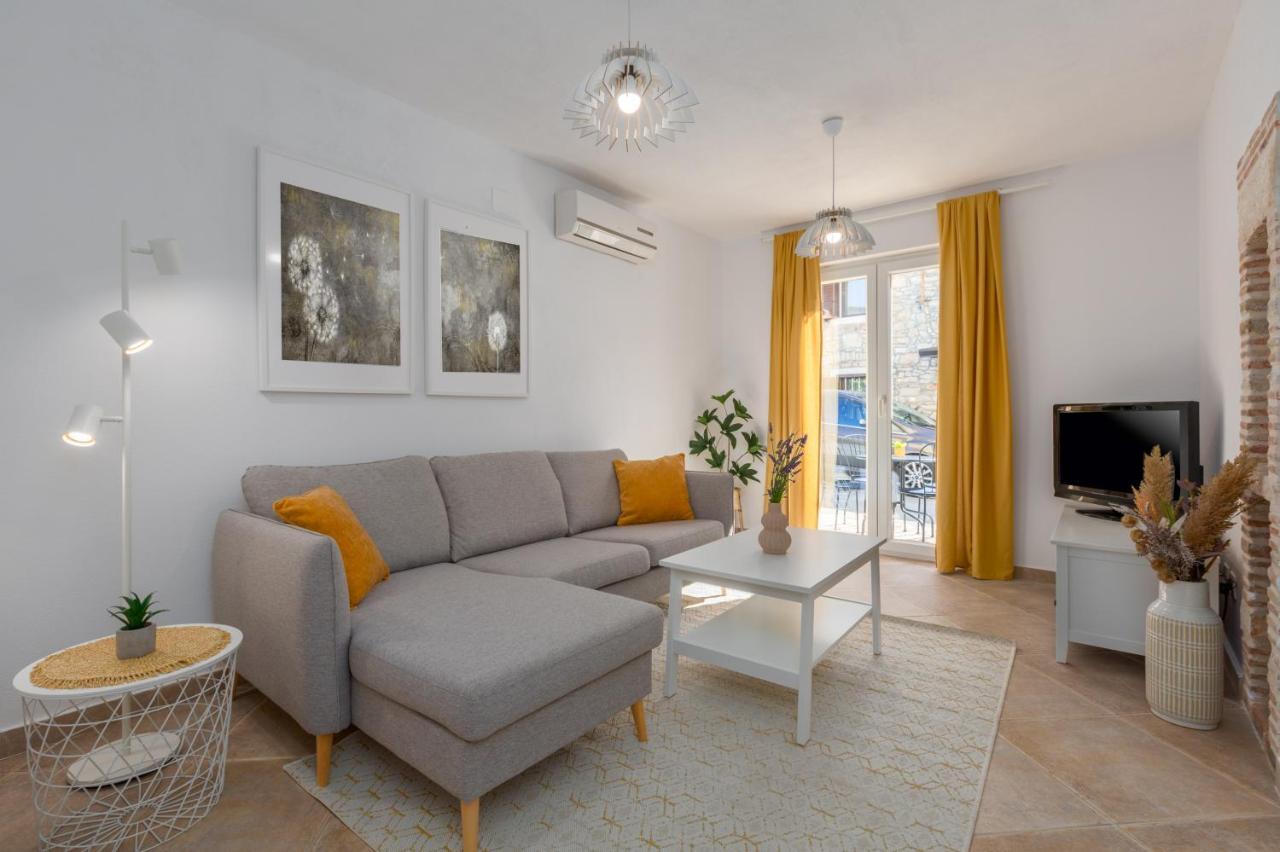 Apartments Agata Novigrad  Екстер'єр фото