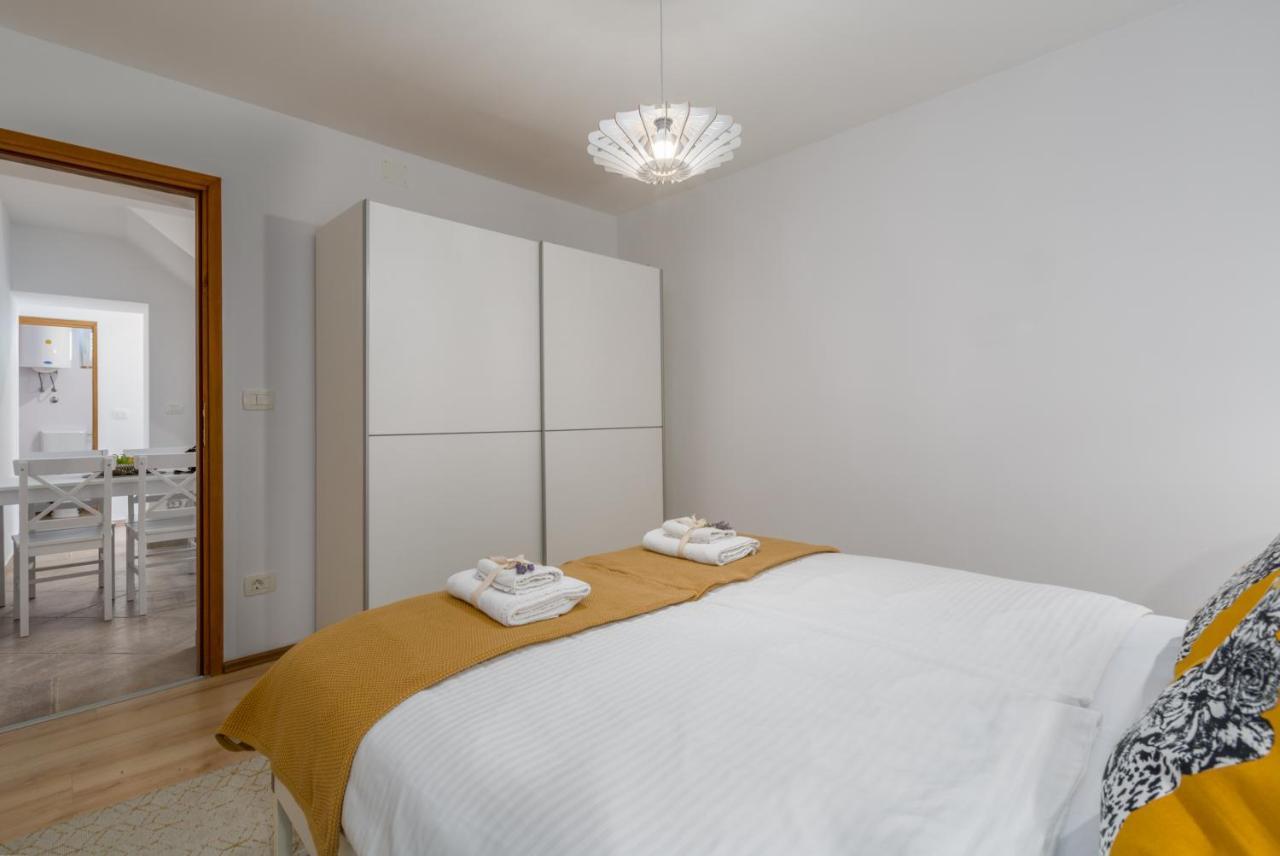 Apartments Agata Novigrad  Екстер'єр фото