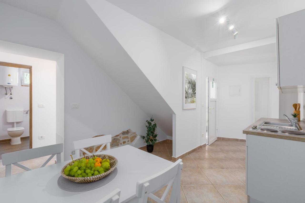 Apartments Agata Novigrad  Екстер'єр фото
