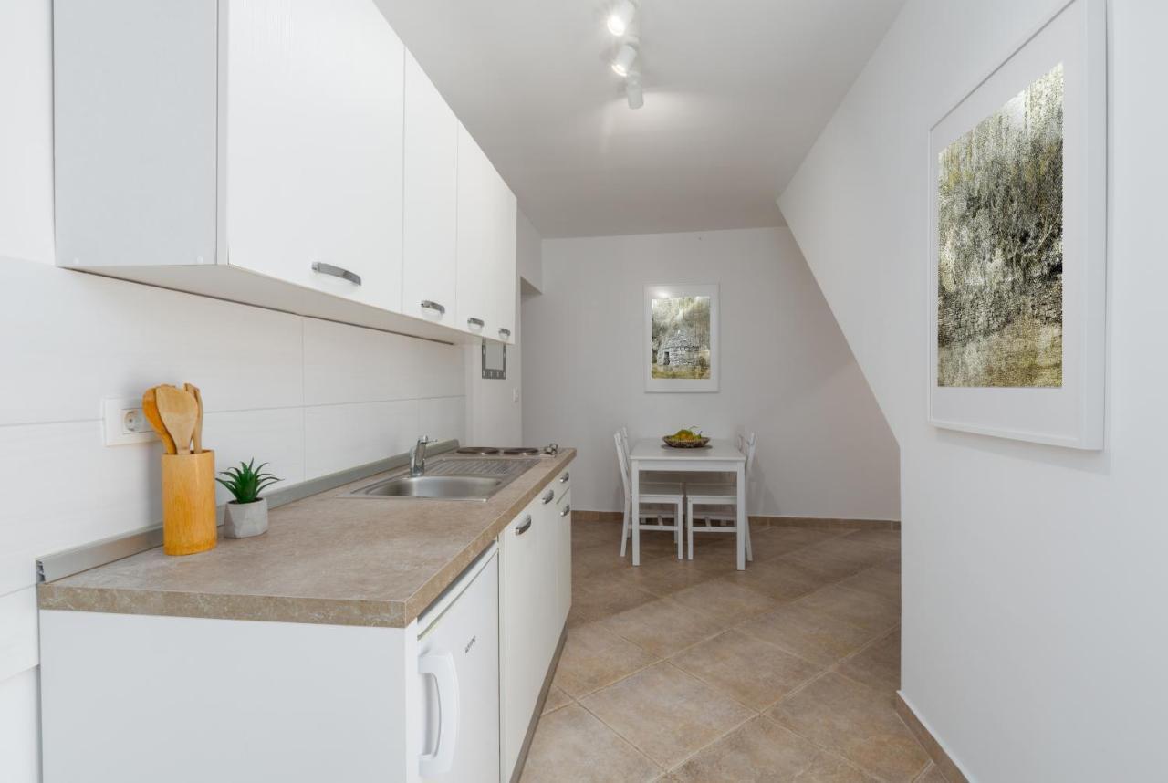 Apartments Agata Novigrad  Екстер'єр фото