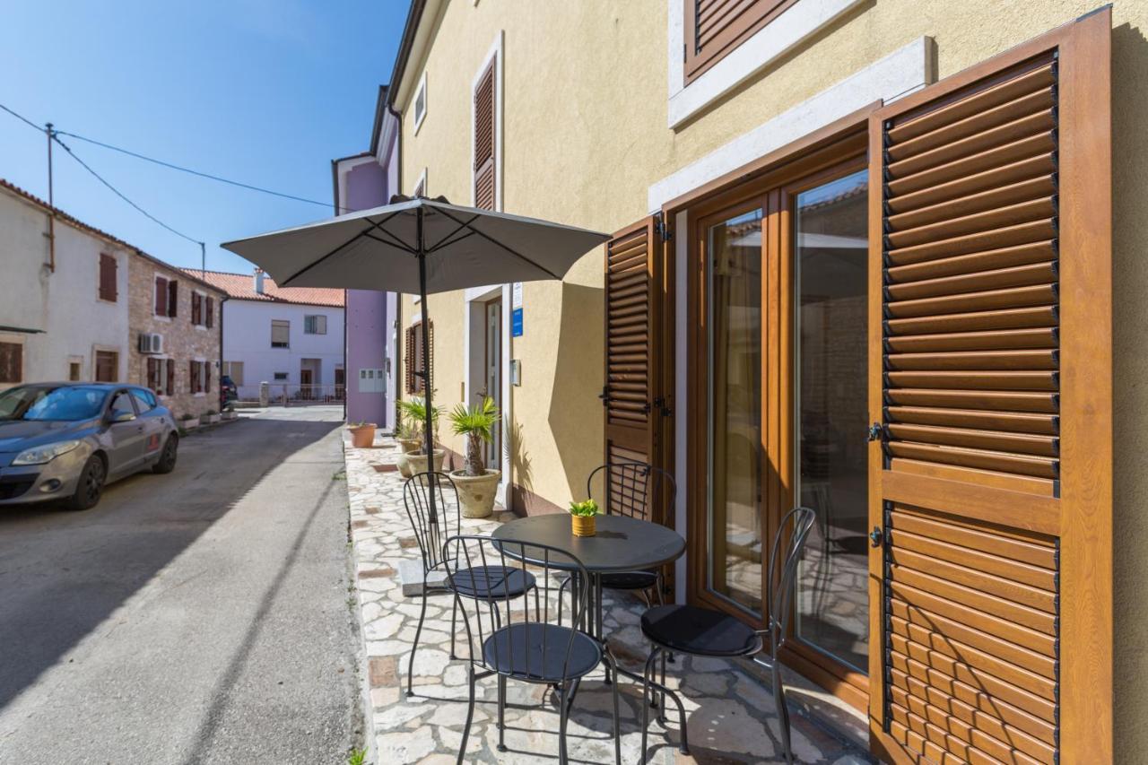 Apartments Agata Novigrad  Екстер'єр фото