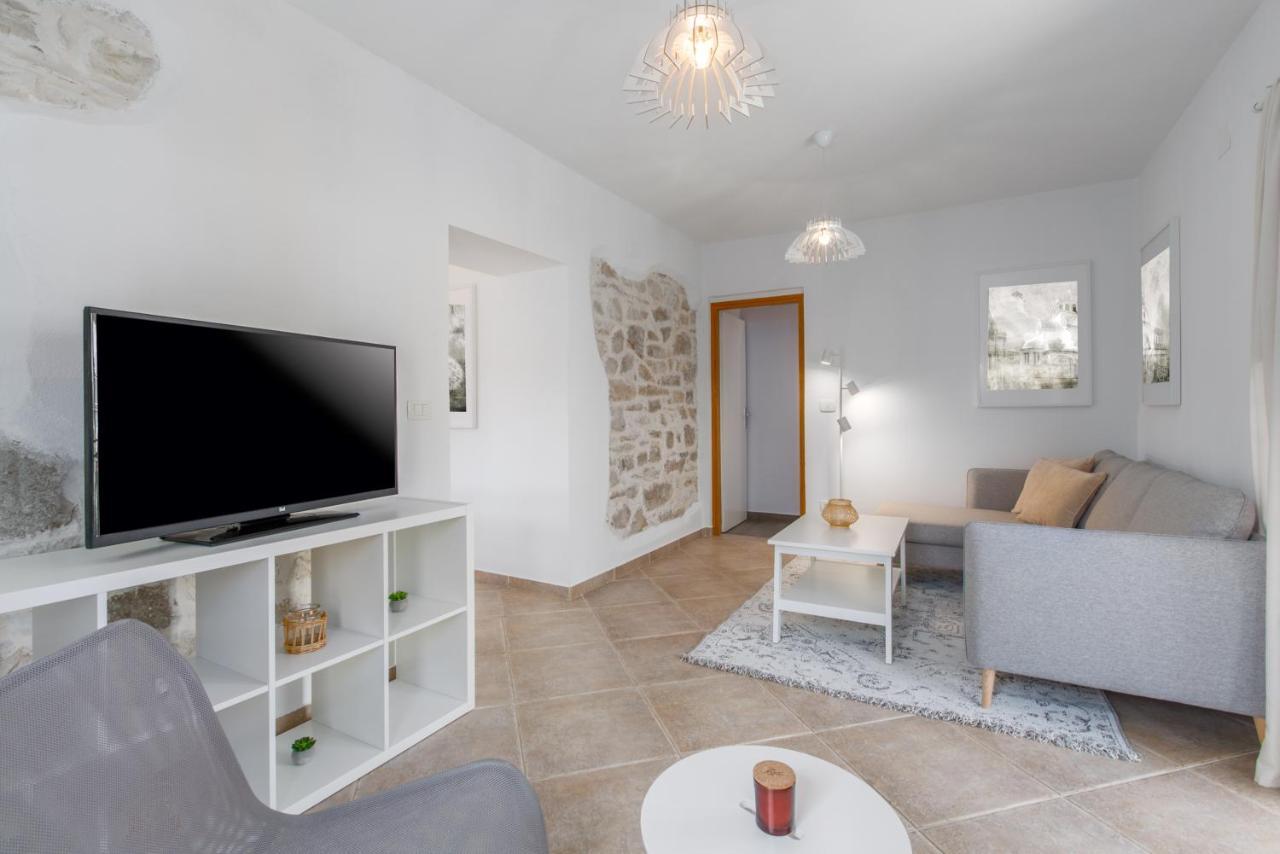 Apartments Agata Novigrad  Екстер'єр фото
