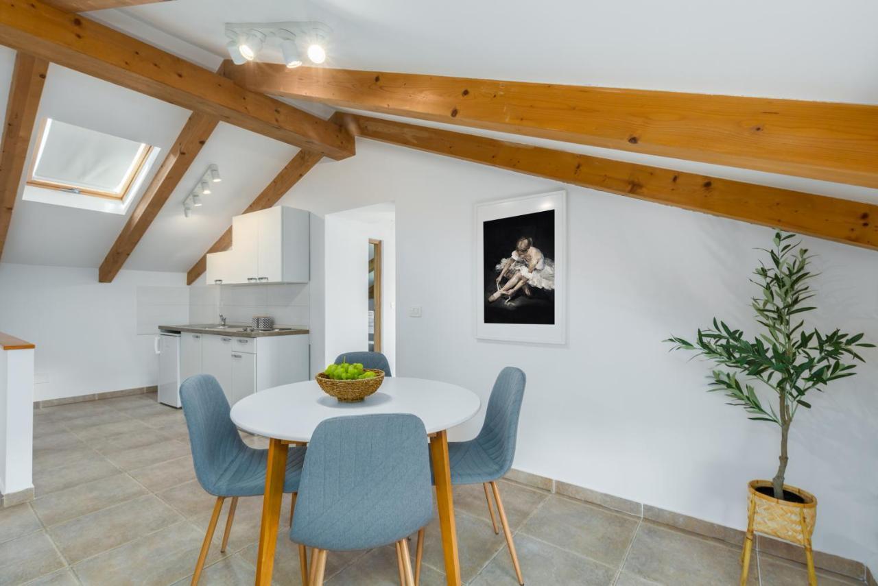 Apartments Agata Novigrad  Екстер'єр фото