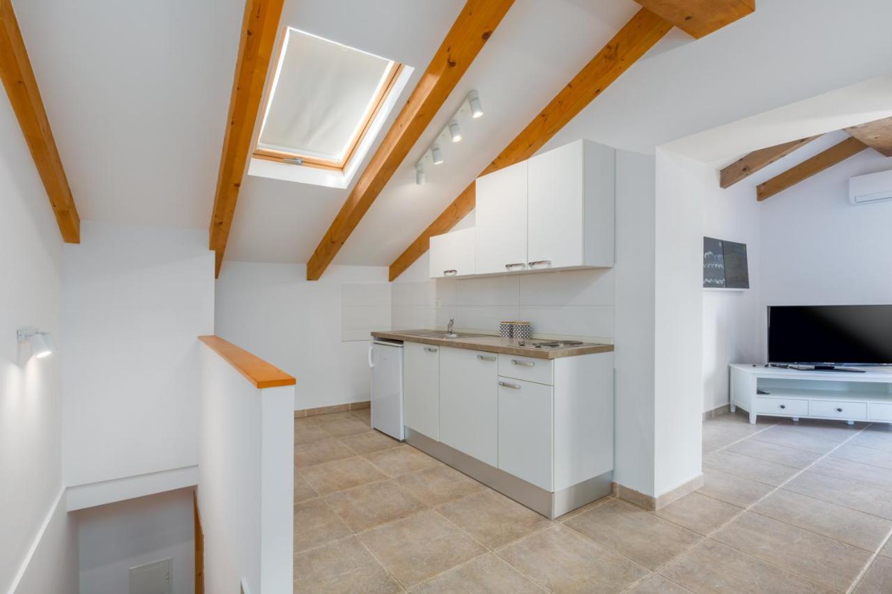 Apartments Agata Novigrad  Екстер'єр фото