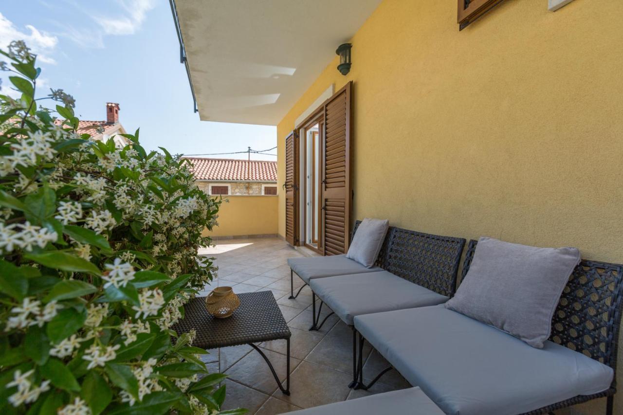 Apartments Agata Novigrad  Екстер'єр фото